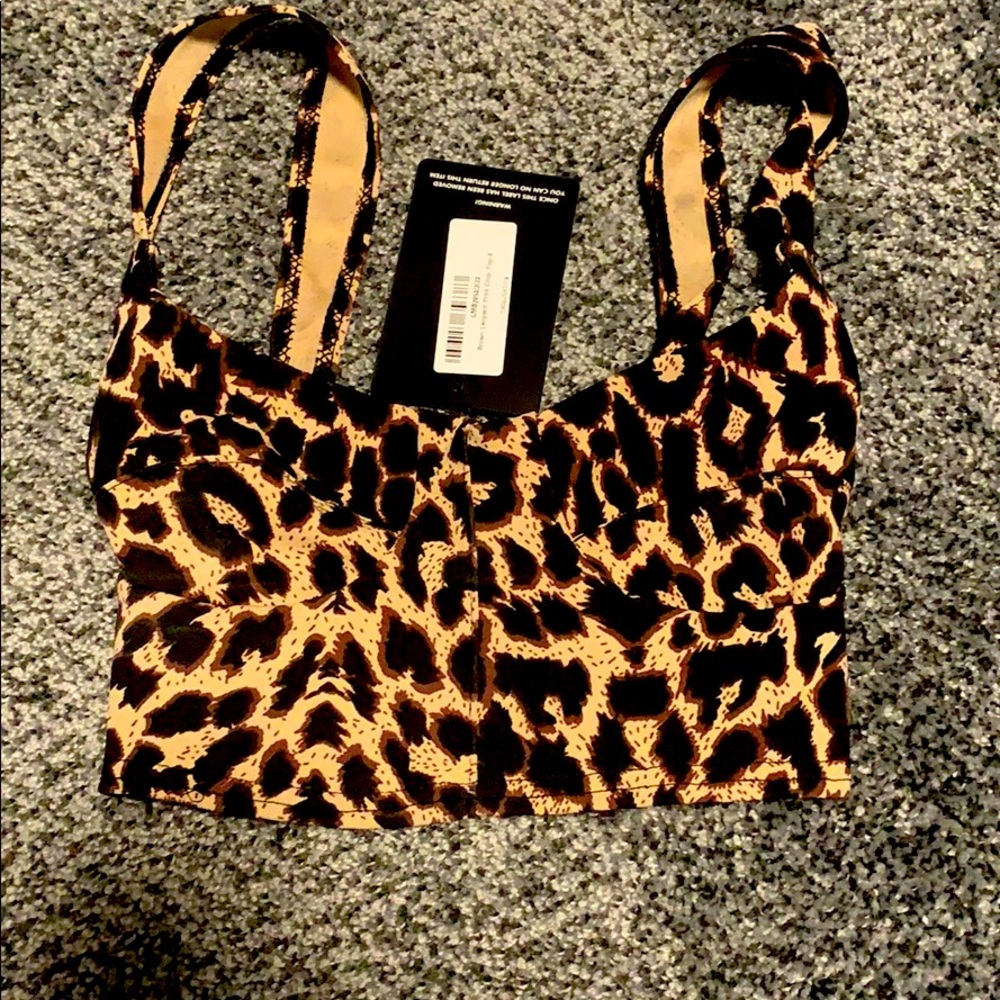 PrettyLittleThing Brown Leopard Print Crop Top
